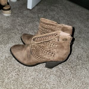 FERGALICIOUS BOOTIES